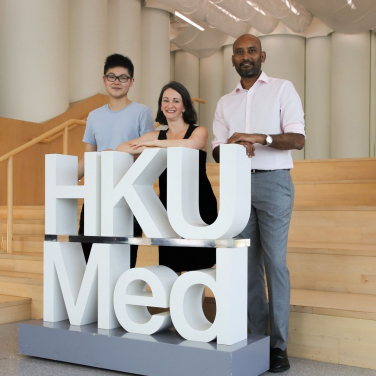 A research team from HKUMed reveals major shifts in the ecology and evolution of highly pathogenic avian influenza H5 viruses. The research team members include: (from right) Dr Vijaykrishna Dhanasekaran, Kimberly Edwards and Xie Ruopeng.
 